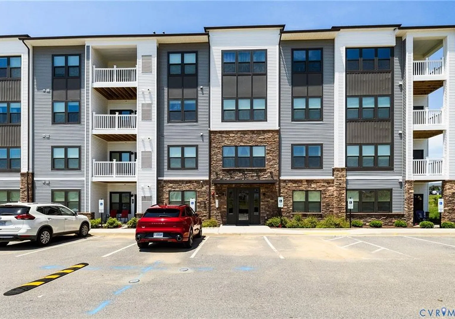 2 Bedrooms | 2 Bathrooms | Elevator Access | Private Balcony in Midlothian! — Photo 2