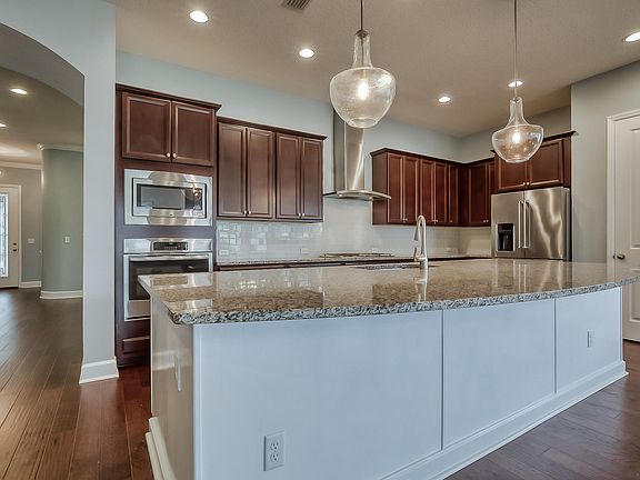 3rd image of 158 Valley Grove Dr