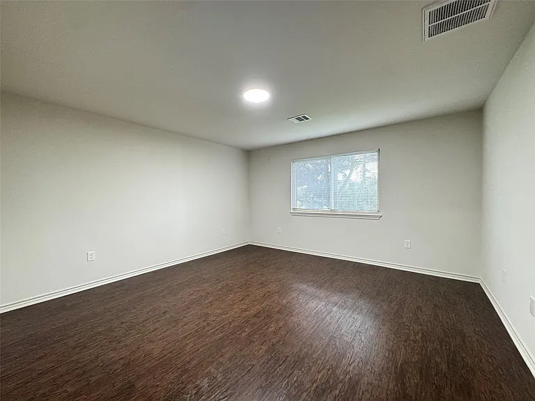 3811 Stockbridge Dr — Photo 14