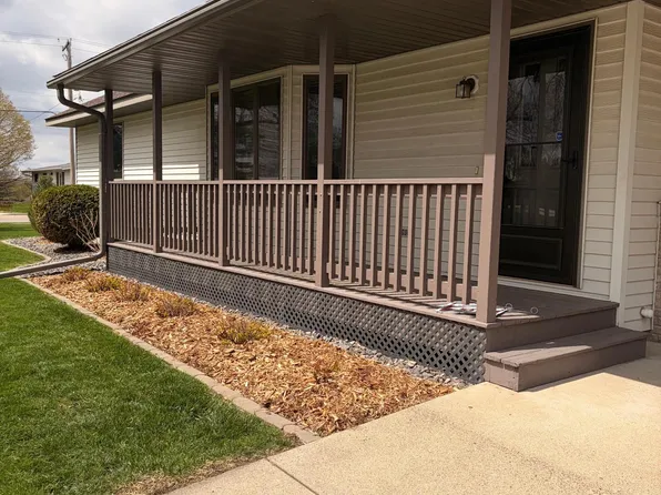 10 George St E, Maple Lake, MN 55358
