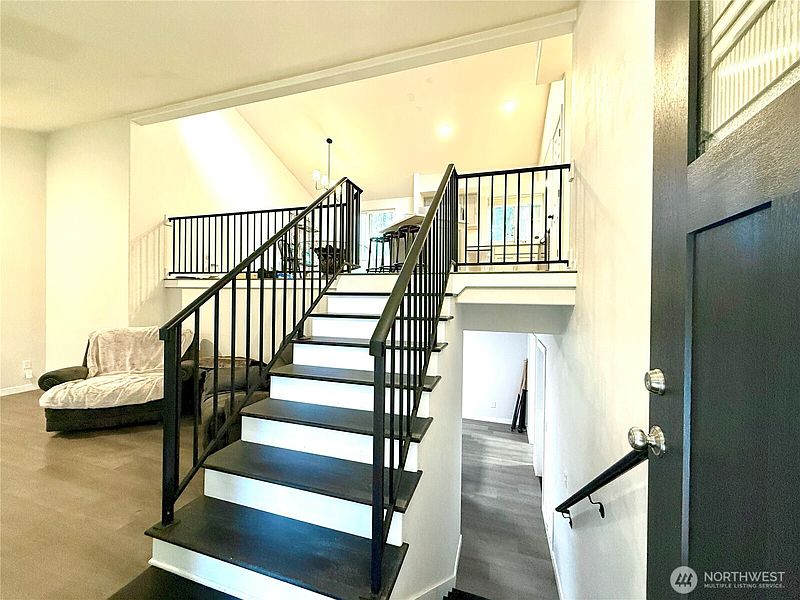 3rd image of 18240 E Clear lake Boulevard SE