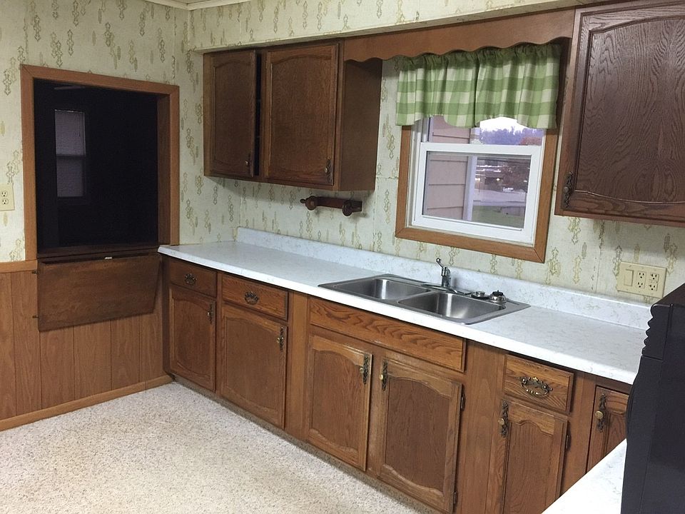2nd image of 3054 University Dr SE