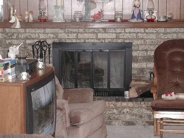 2nd image of 2203 Rose Ln