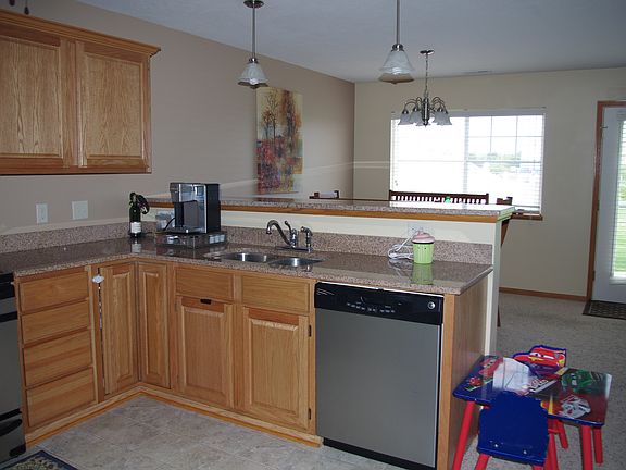 3rd image of 11121 N 144th St