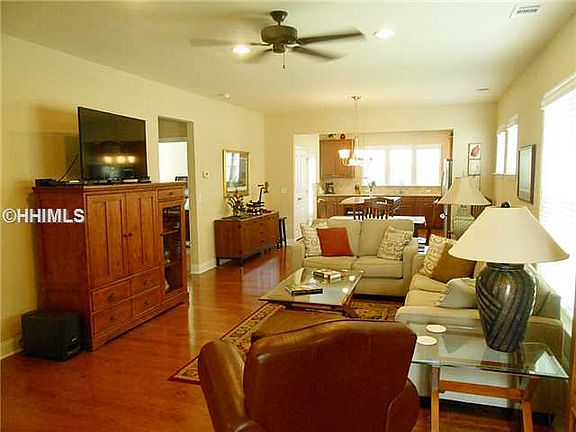 3rd image of 526 Heathwood Dr