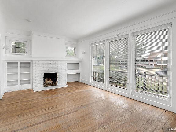 2nd image of 14344 Mark Twain St