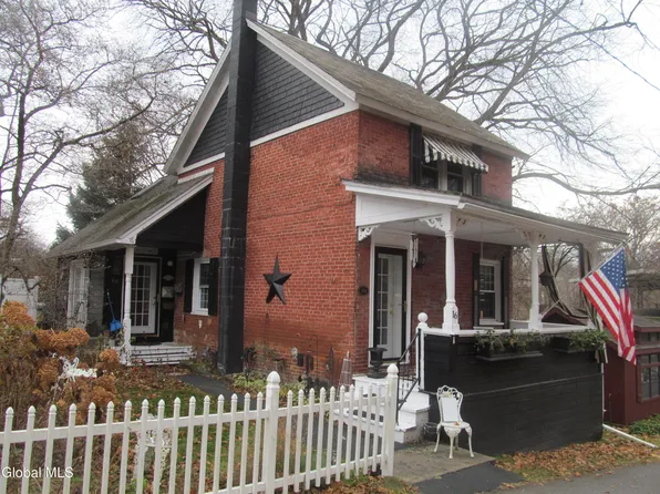 16 Elbow Street, Greenwich, NY 12834