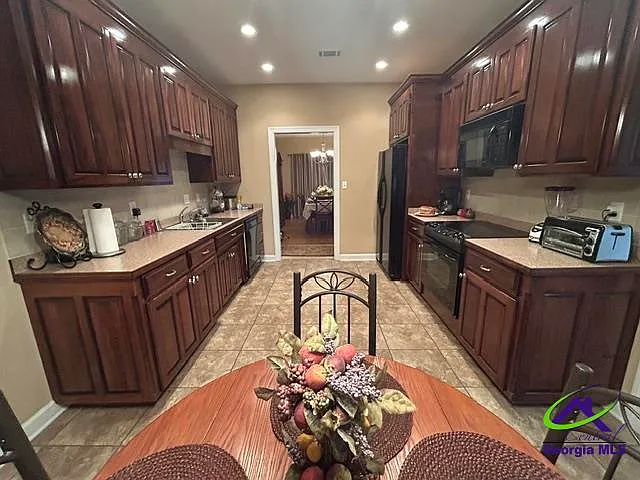 103 Winthrop Ct — Photo 6