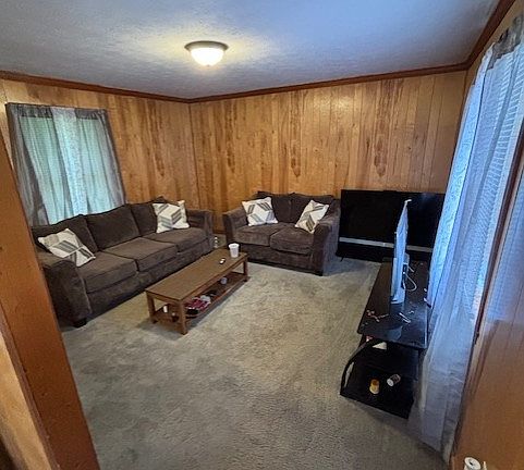 4th image of 82 Rockridge Ct