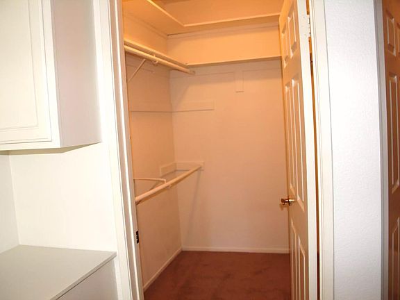 3rd image of 5420 Sylmar Ave APT 305