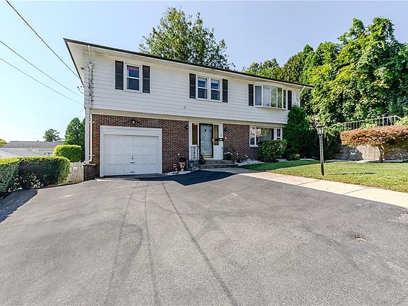 2nd image of 104 Meadow Rd