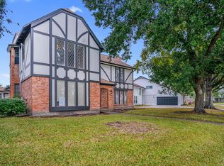 1119 Trowbridge Dr, Houston, TX 77062