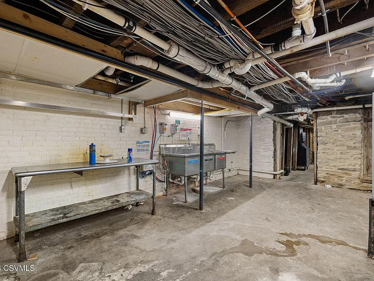 494 Mill St — Photo 27
