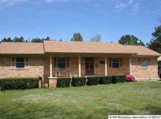 884 Meadow View Cir, Byhalia, MS 38611