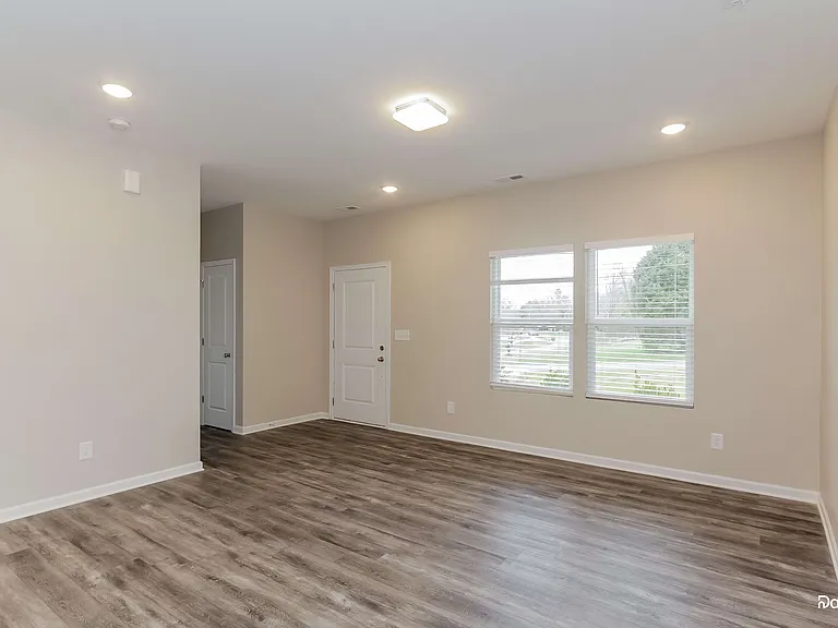 4406 Mountain Island Dr — Photo 6