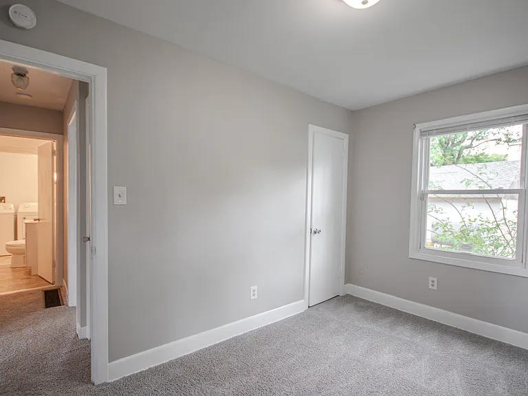 910 Roger St — Photo 19