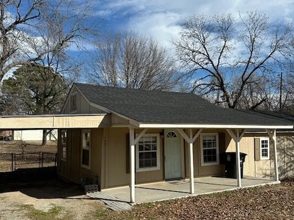 912 W Willow St, Durant, OK 74701