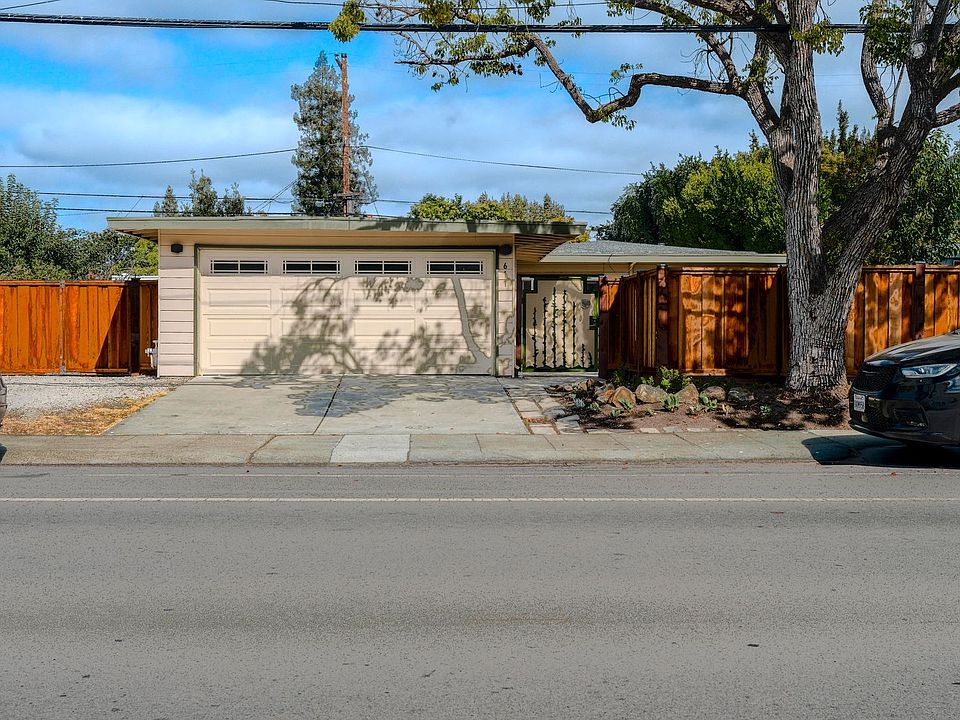 1st image of 611 E Meadow Dr
