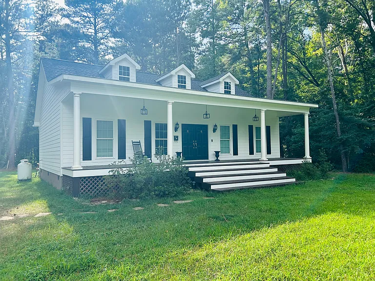 191 Forrest Dr SW — Photo 2