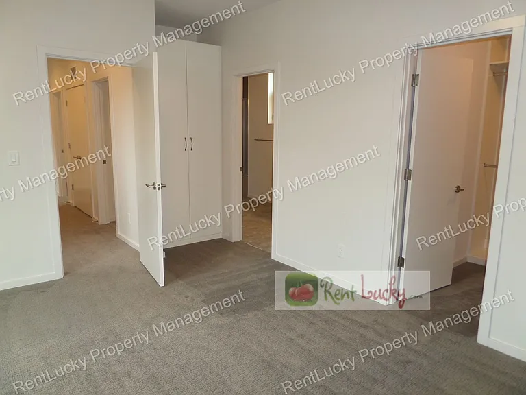 4304 Evanston Ave N — Photo 24