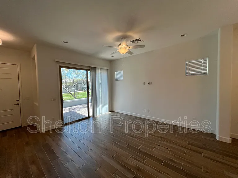 20711 W Medlock Dr — Photo 6