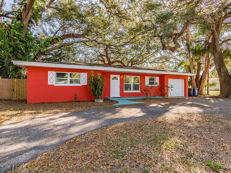 677 Oakwood Dr — Photo 28