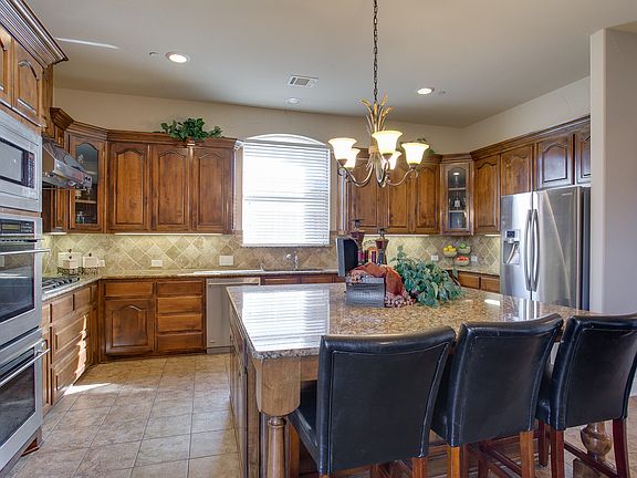 4th image of 1630 Gladewater Dr