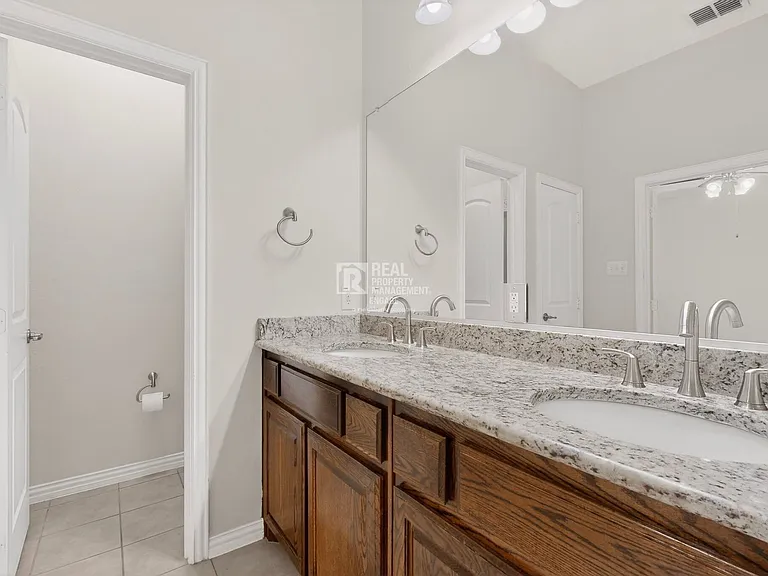 963 Cougar Dr — Photo 27
