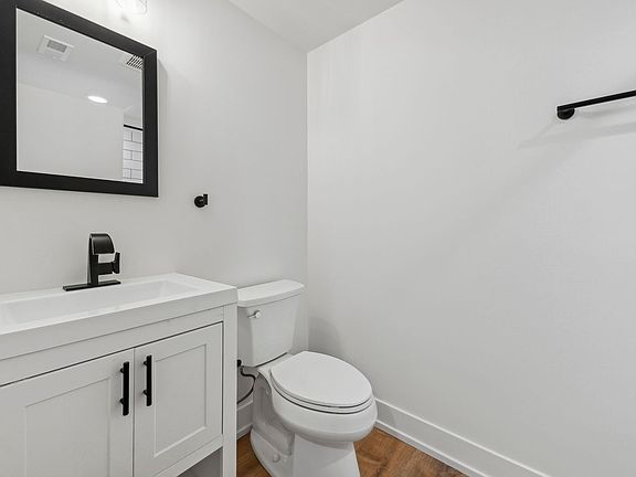 3rd image of 2219 N Hamilton Ave #2