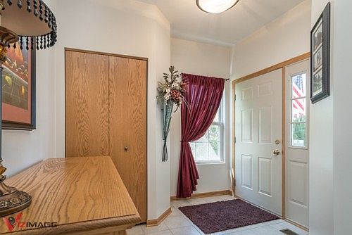 3rd image of 3046 Creekside Dr