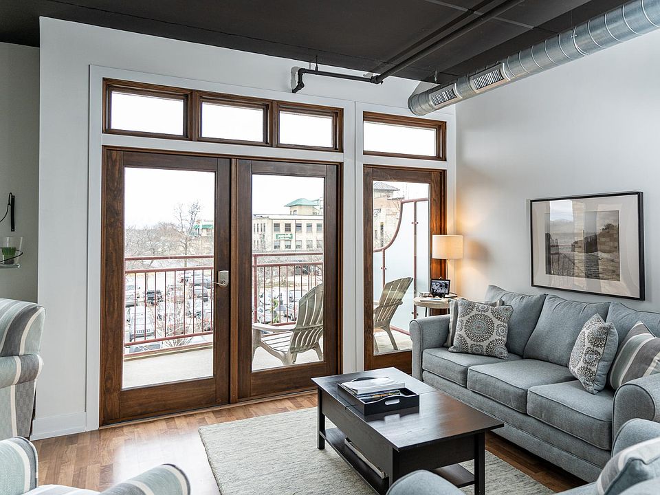 1st image of 12 Washington Ave #8