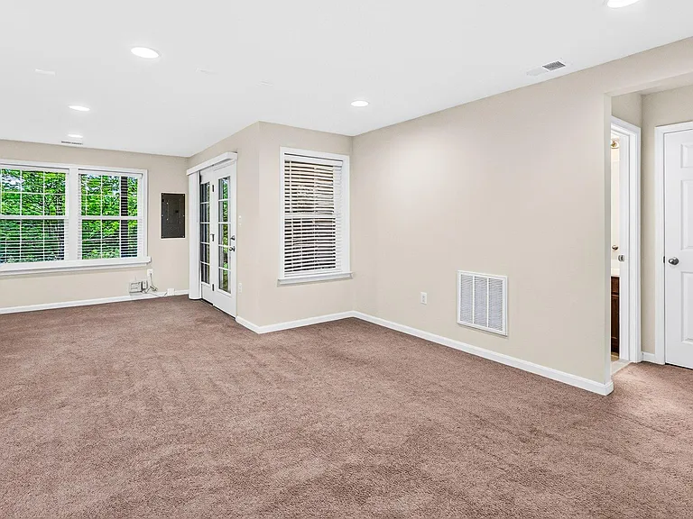 24821 Mason Dale Ter — Photo 36