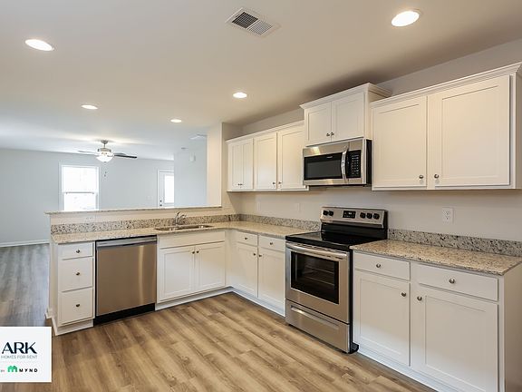 4th image of 331 Noble Ln