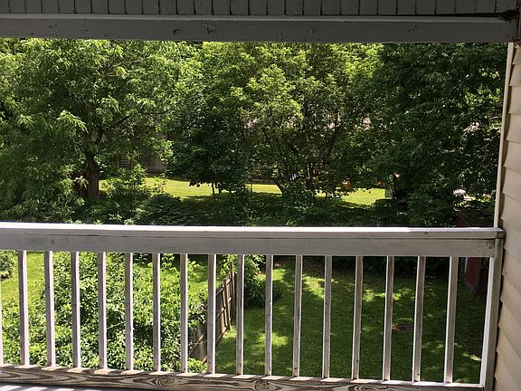  Upstairs porch 