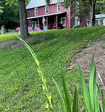 5th image of 1940 Bettys Creek Rd