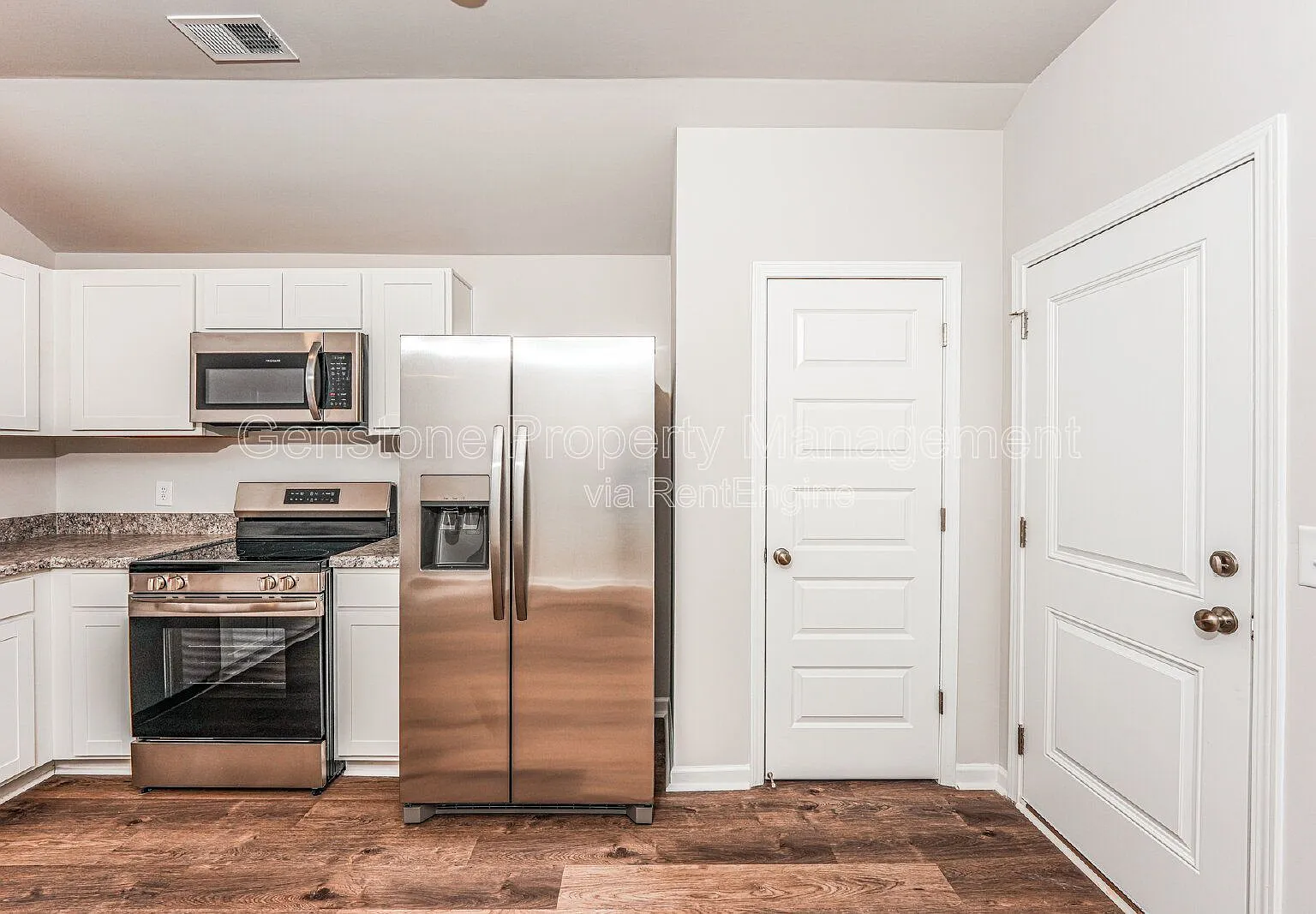 3 bed, 2.0 bath, 1216 sqft, $1,500 — Photo 3