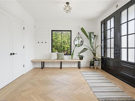 4th image of 136 Rockcliffe Rd