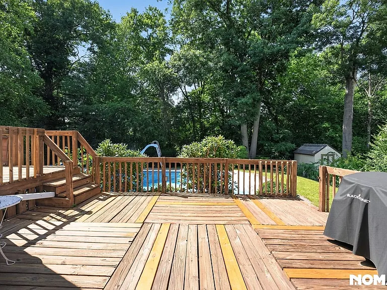 25 Surrey Ln — Photo 36