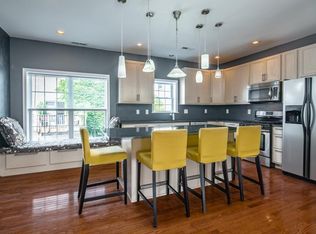 921 Carpenter St, Philadelphia, PA 19147