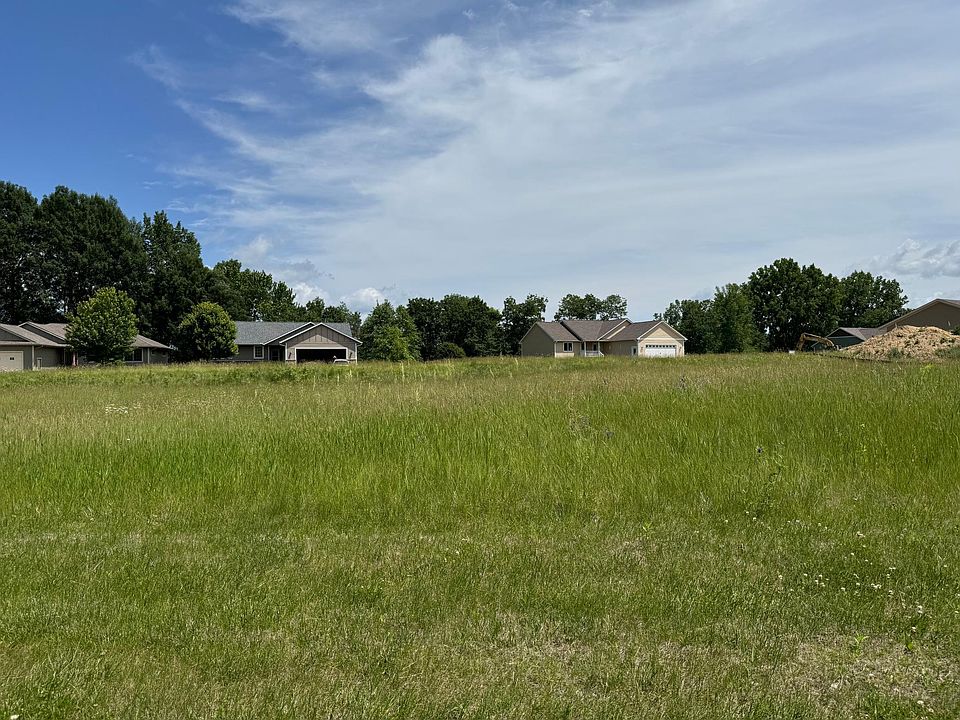 2nd image of 1431 Woodland Way