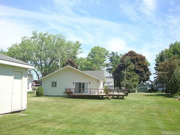 2nd image of 463 Lakeside Ave
