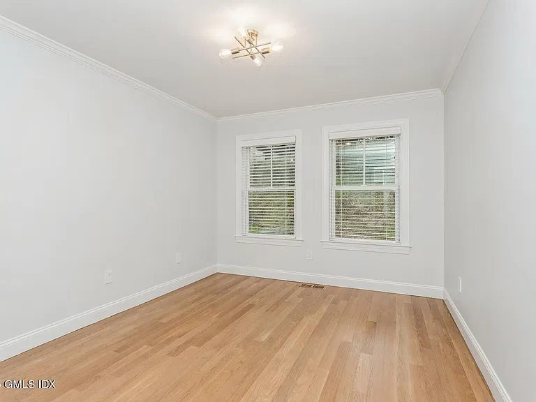 347 Delavan Ave #A — Photo 18