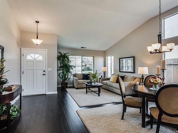 5th image of 1119 Thornbridge Dr
