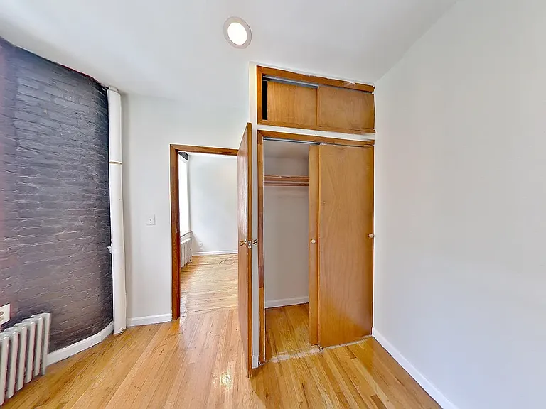 85 Pitt St #16 — Photo 4
