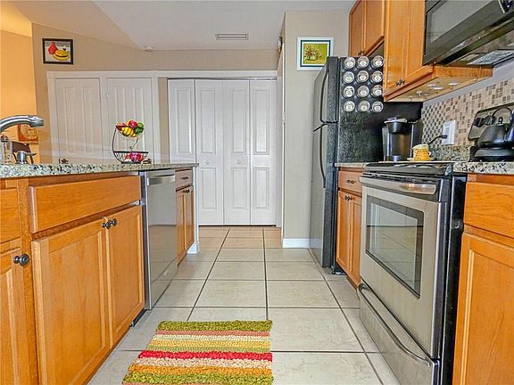 5th image of 1555 SW Waterfall Blvd
