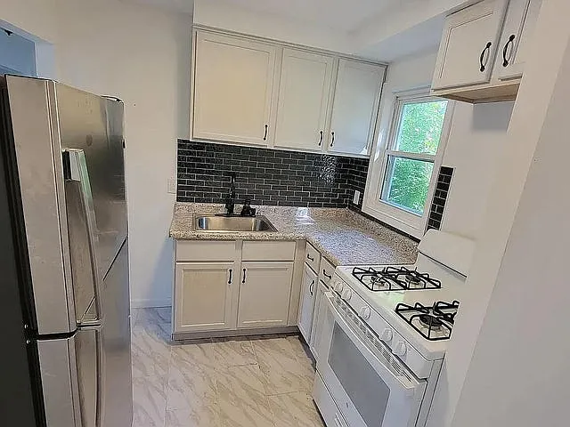 26548 Eton Ave — Photo 2