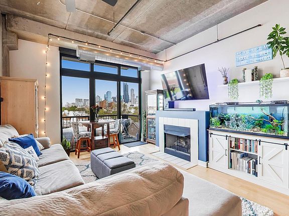 3rd image of 833 W 15th Pl Unit 506