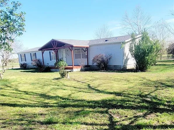 206 E Walnut St, Iola, KS 66749