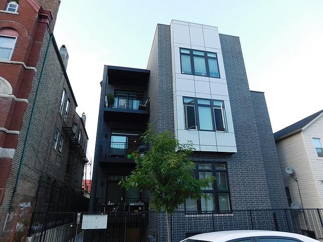 1st image of 1752 W 18th Pl #22N