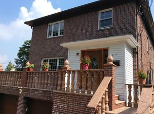 67 Manor Rd, Staten Island, NY 10310